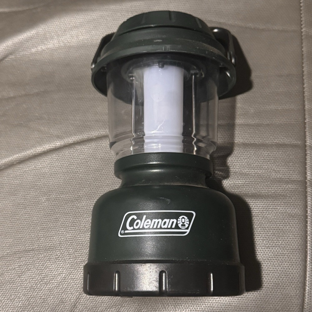 Coleman Compact Floating Lantern Model 5310 Camp Camping Battery Operated Works